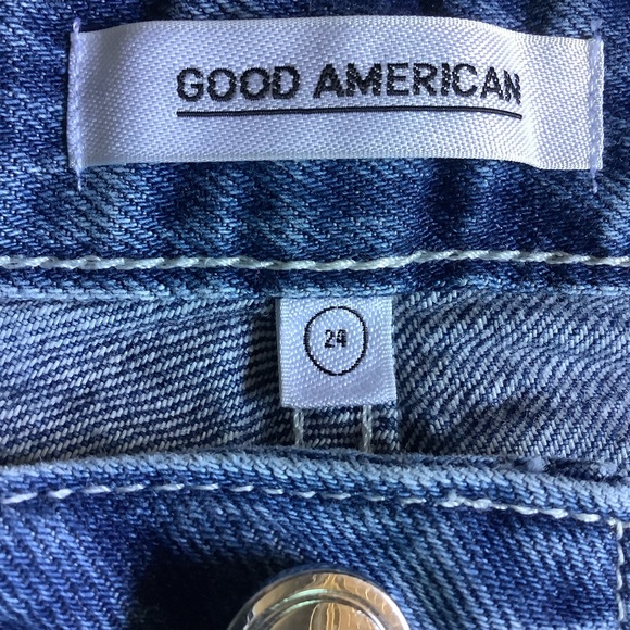 Good American Plus Size The Bombshell Short high rise ripped jean shorts 24 - Picture 9 of 9